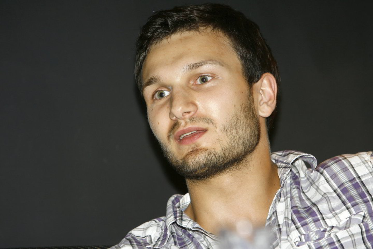Netrukus V. Baumila vyks į Didžiąją Britaniją, kur dalyvaus atrankoje į miuziklą “Vargdieniai”. Darbas užsienyje dainininkui mielesnis.