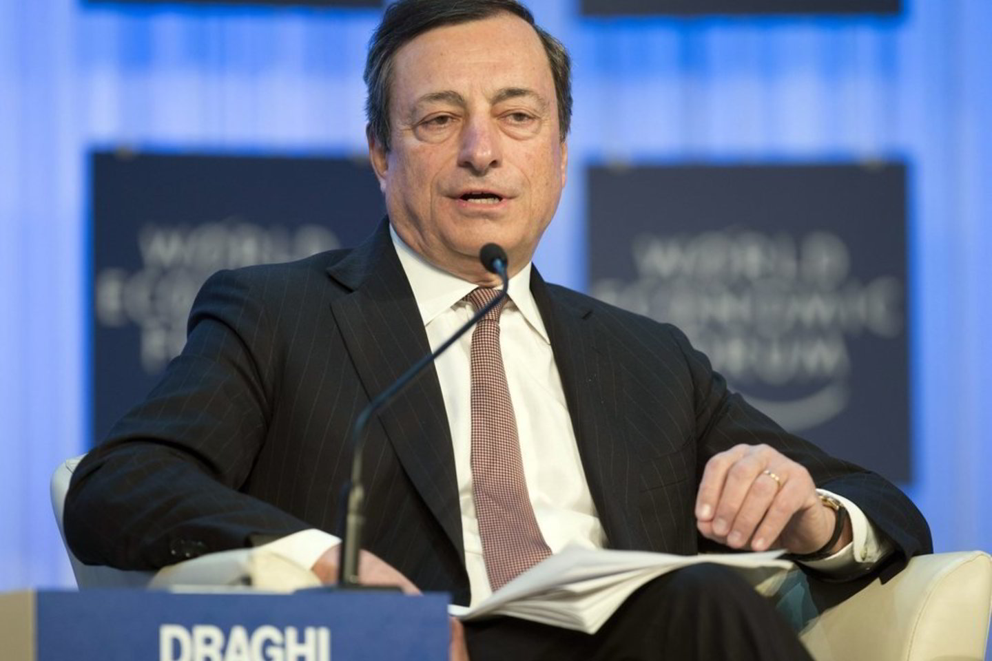 Europos centrinio banko (ECB) vadovas M. Draghis per spaudos konferenciją praėjusią savaitę pripažino: „Valiutos kursas nėra politikos tikslas, bet jis yra svarbus augimui ir kainų stabilumui užtikrinti. Mes atidžiai kontroliuosime pinigų rinkos dinamiką“.