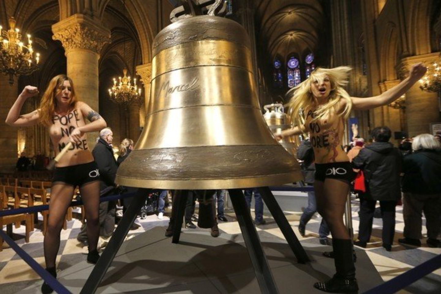 Moterų teisių organizacija „Femen“ nuolat patenka į pirmuosius puslapius dėl apsinuoginusių aktyvisčių demonstracijų