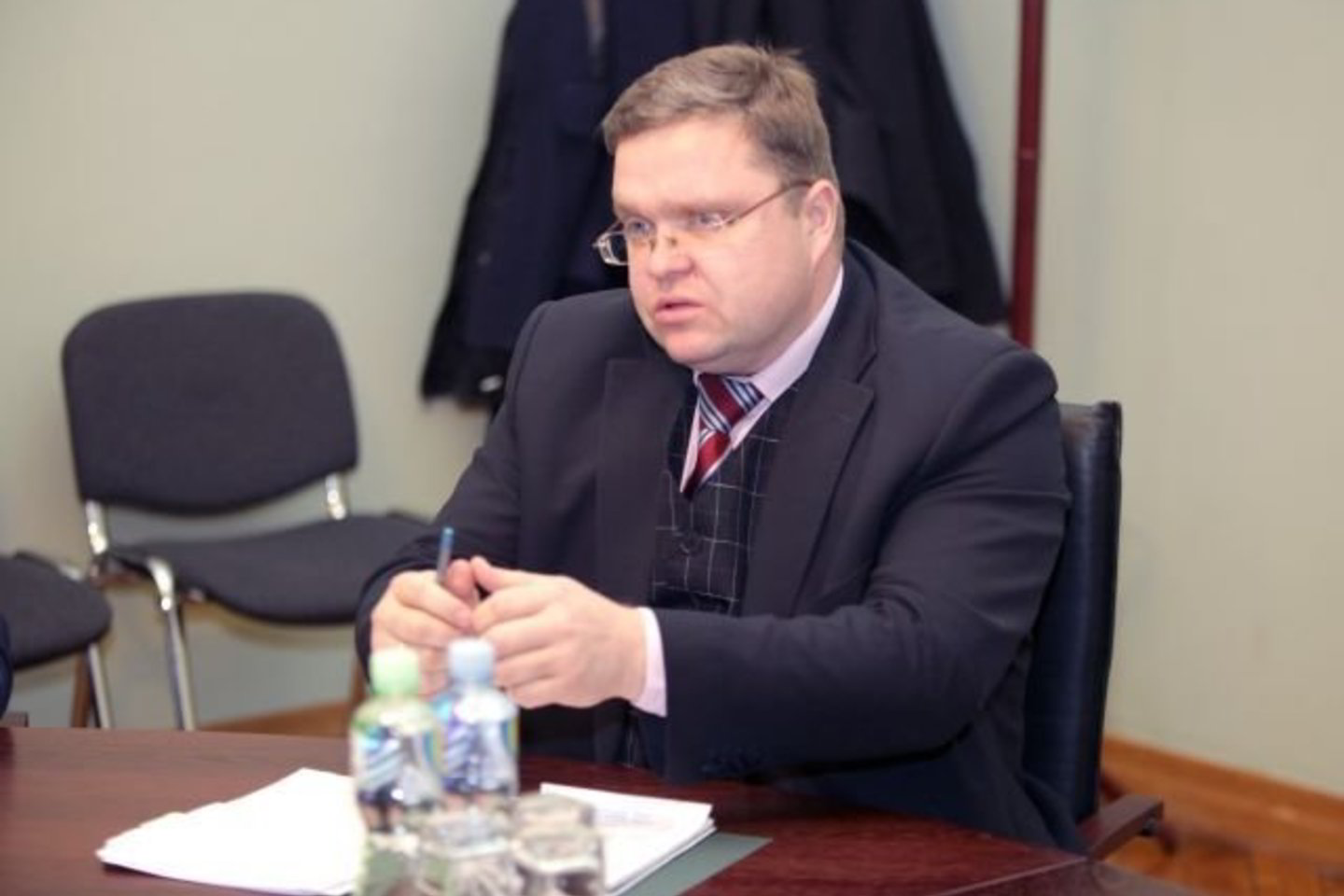Pasak V. Vasiliausko, centrinis bankas visus 2012 metus aktyviai dirbo su Ūkio banku ir pačiu V. Romanovu siekiant pertvarkyti paskolų portfelį.<br>V. Balkūnas