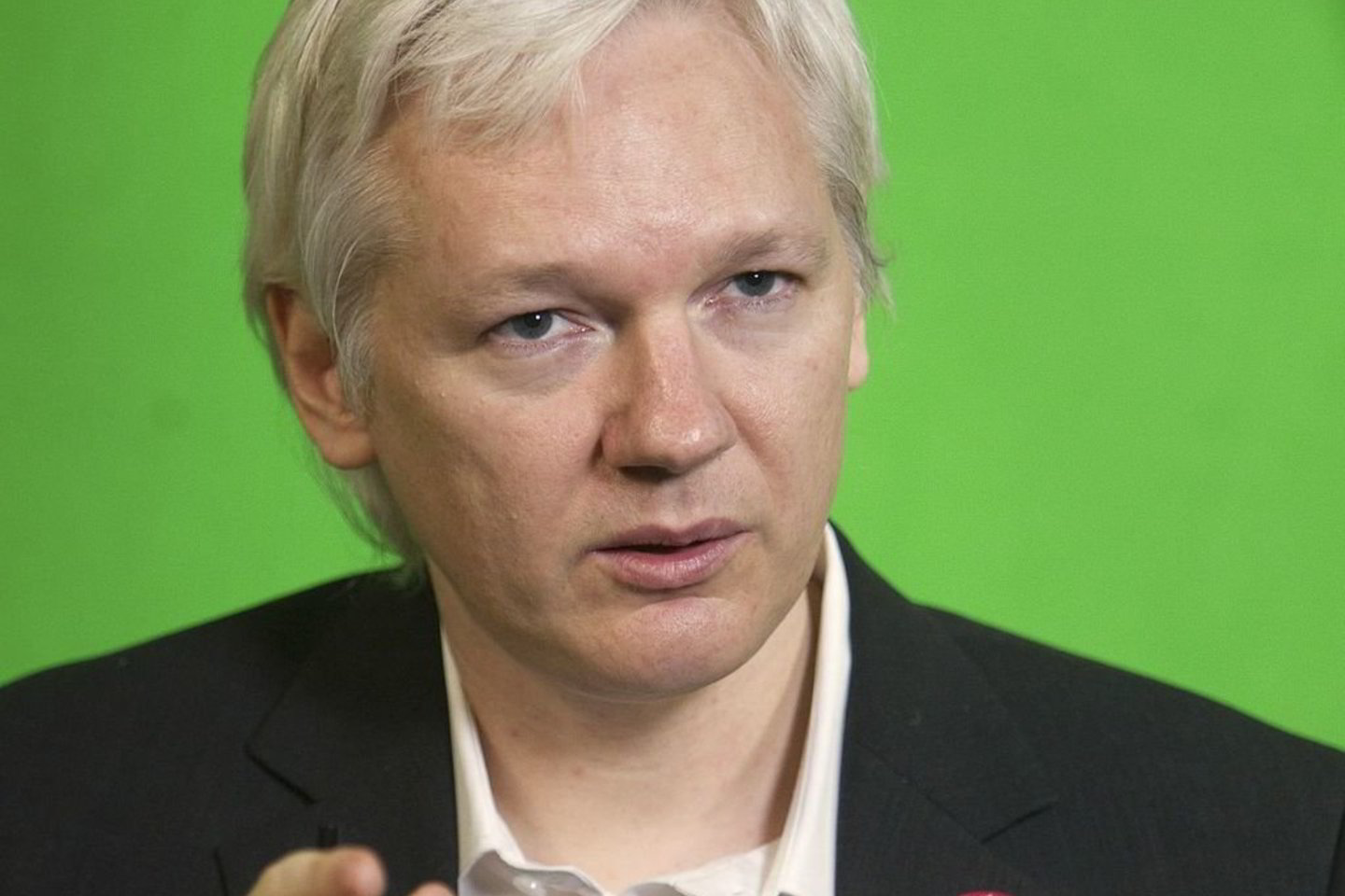 41 metų amžiaus J. Assange'as nuo praėjusių metų birželio vidurio slapstosi Ekvadoro ambasadoje Londone.