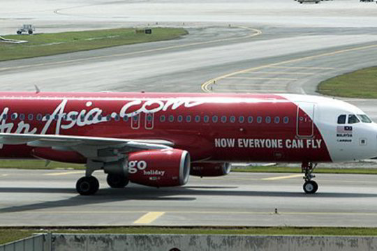 „Air Asia“ steigia pigių skrydžių oro bendrovę