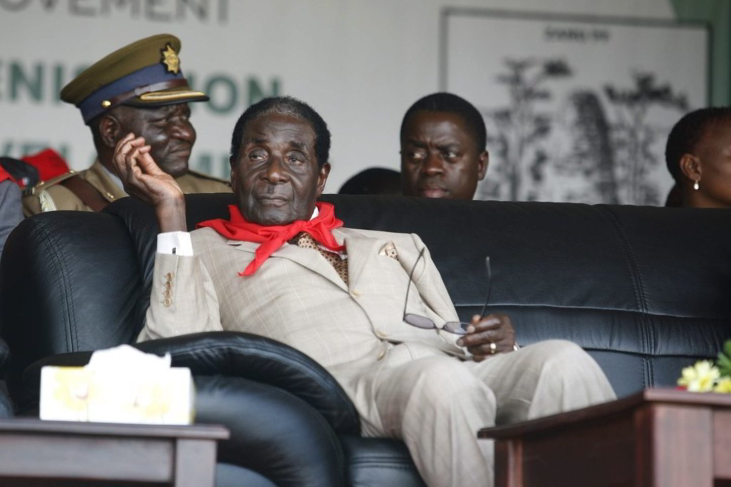 R. Mugabe vadovauja Zimbabvei nuo 1980 metų.