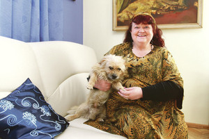 Šuo pergudrauja humoristę Haną