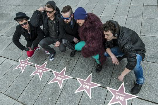 „Žvaigždžių alėją“ Vilniaus centre atidaręs „Eilinis elitas“: „Už mus geresnių nėra“