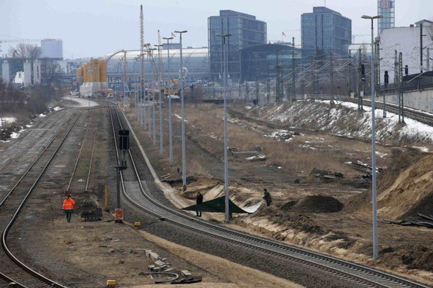Rengiantis sunaikinti sprogmenį visuomeninio transporto eismas buvo nutrauktas 800 metrų spinduliu.