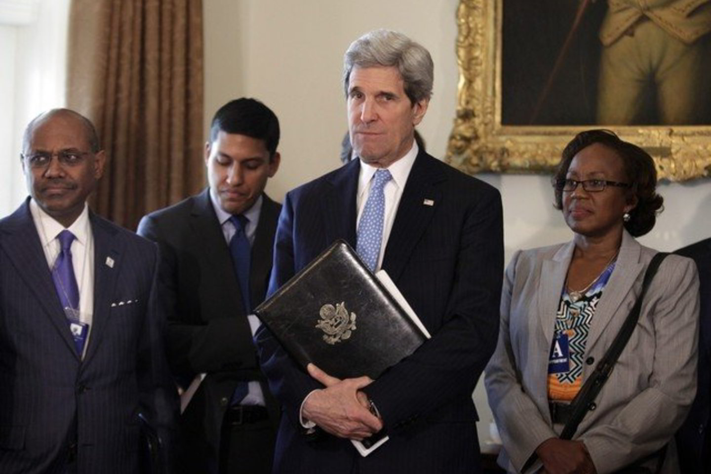 J. Kerry yra turtingiausias dabartinės JAV administracijos narys.