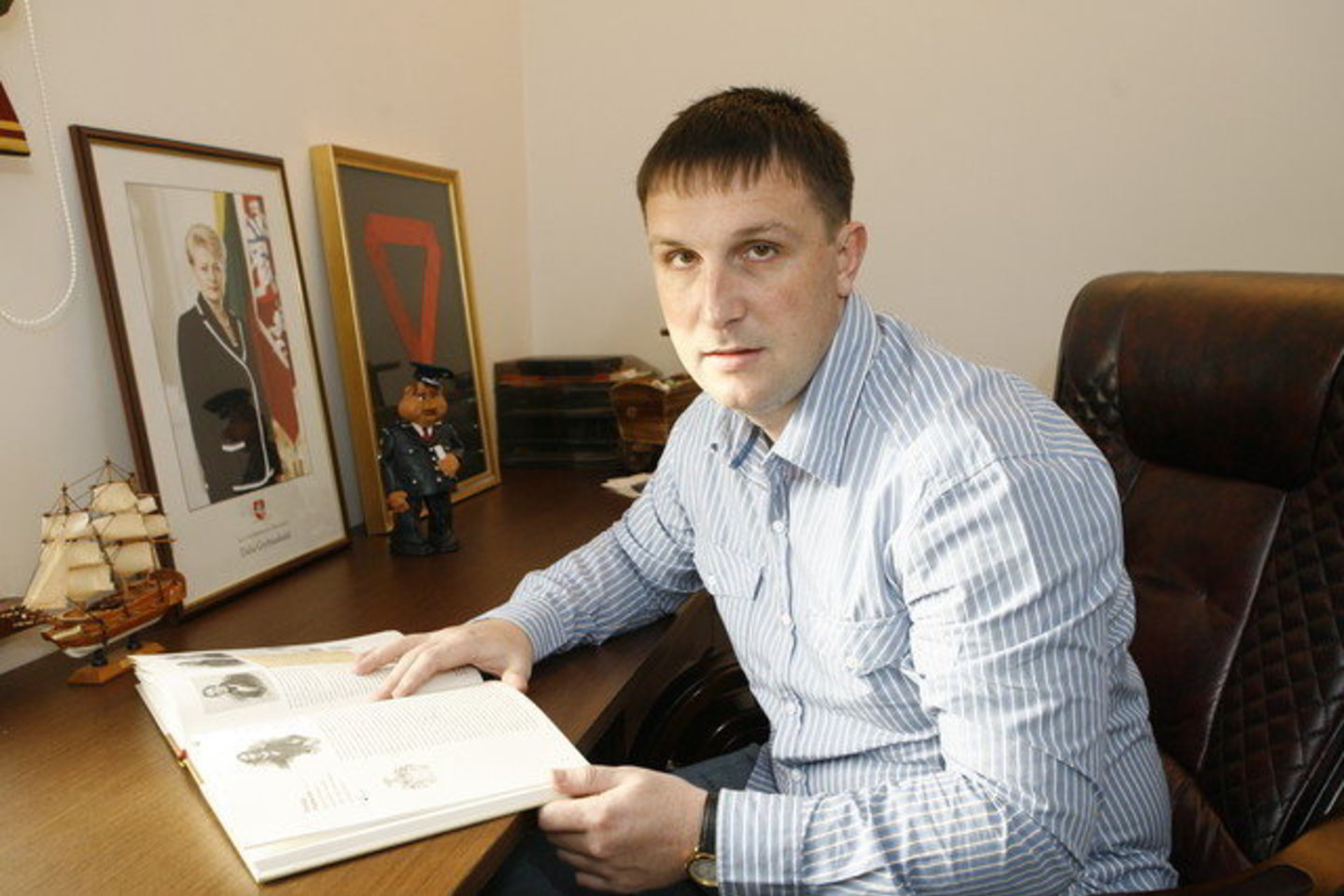 Prieš tapdamas Seimo nariu A. Sacharukas 2007 metais dirbo advokatu.