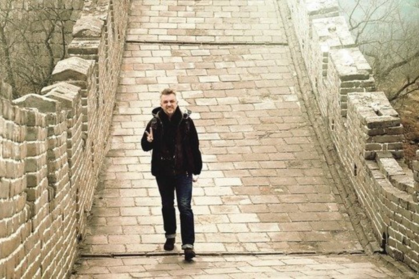„Į galvą lenda du klausimai. Kaip ir kodėl jie tai pastatė?” – sakė Didžiąja kinų siena vaikštinėjęs A.Mamontovas.