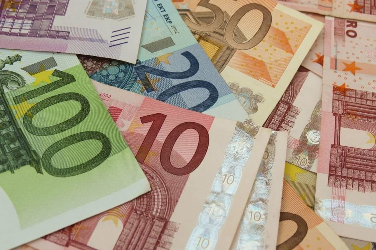 Kaip duomenų, kurie galėtų būti pateikti indėlininkų valstybėms pavyzdį ministras nurodė palūkanų išmokėjimą užsienio klientams.