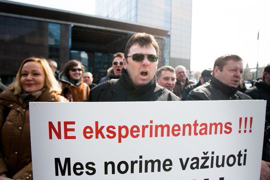 Vilniaus mikroautobusų vairuotojai grasina masiniu streiku