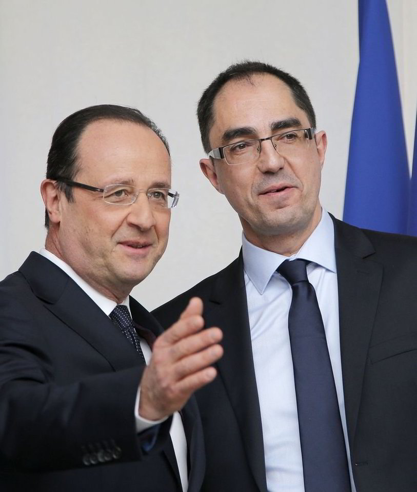Prancūzijos prezidentas F. Hollande'as (kairėje) pristatė naująjį Luvro direktorių J. L. Martinezą.