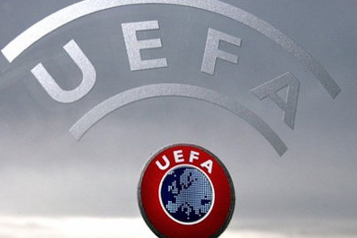 Europos futbolo asociacijų sąjungos (UEFA) reikalavimus atitinkančios licencijos po apeliacijų išduotos dar trims klubams - Panevėžio „Ekranui“, Pakruojo „Kruojai“ ir Gargždų „Bangai“.<br>fkekranas.lt