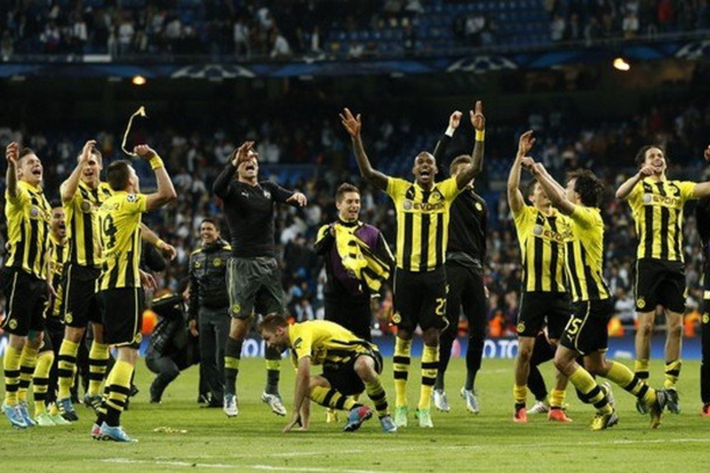Gegužės 25 d. Londono „Wembley“ stadione vyks futbolo Čempionų lygos finalo rungtynės. Čia kovos Dortmundo „Borussia“ (nuotraukos) ir Miuncheno „Bayern“ komandos.