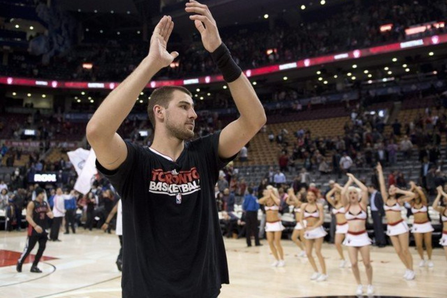 Balandžio 5 d. J. Valančiūnas išrinktas geriausiu kovo mėnesio NBA lygos Rytų grupės naujoku.
