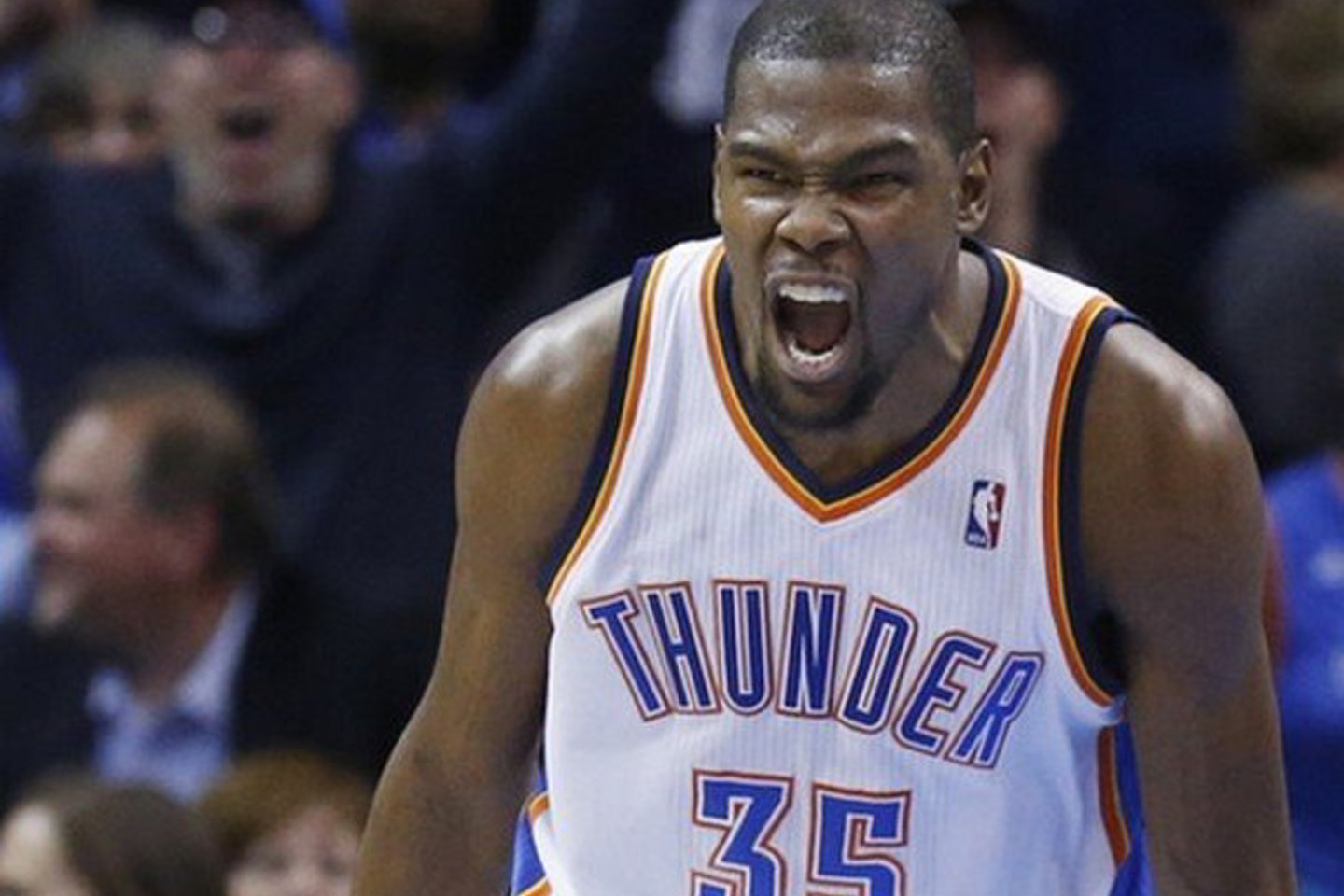 K. Durantas teigė, kad nuolat seka L. Jameso pasirodymus ir aikštėje visada mėgina pranokti realiausią pretendentą į šių metų NBA naudingiausiojo žaidėjo titulą.