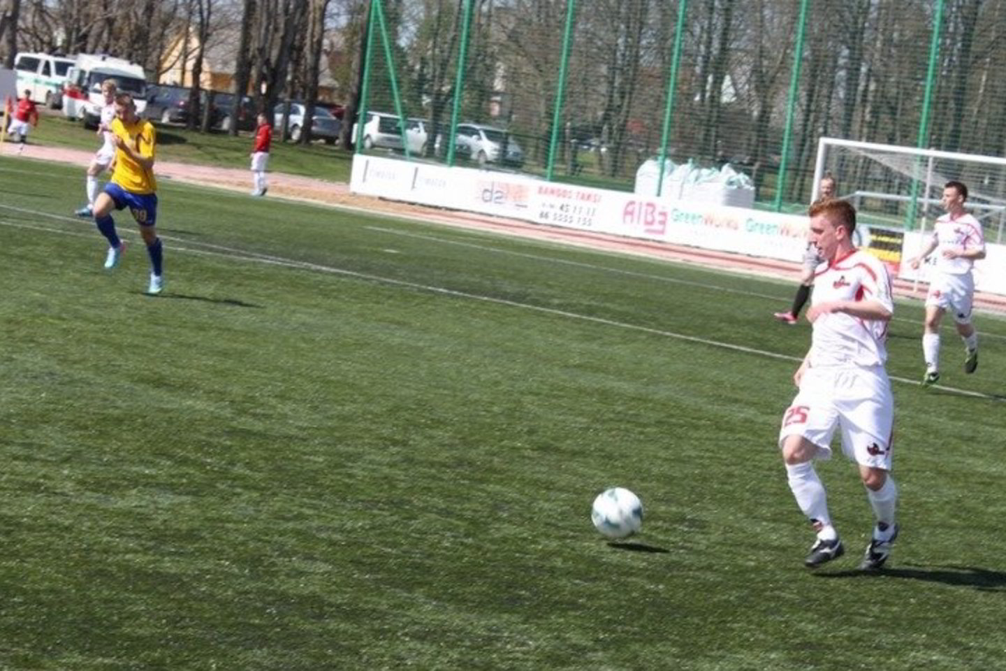 A lygos X ture Klaipėdos „Atlantas“ Gargžduose susitiko su Marijampolės „Sūduvos“ (balta apranga) ekipa ir mačas baigėsi kovingomis lygiosiomis – 2:2 (1:2).