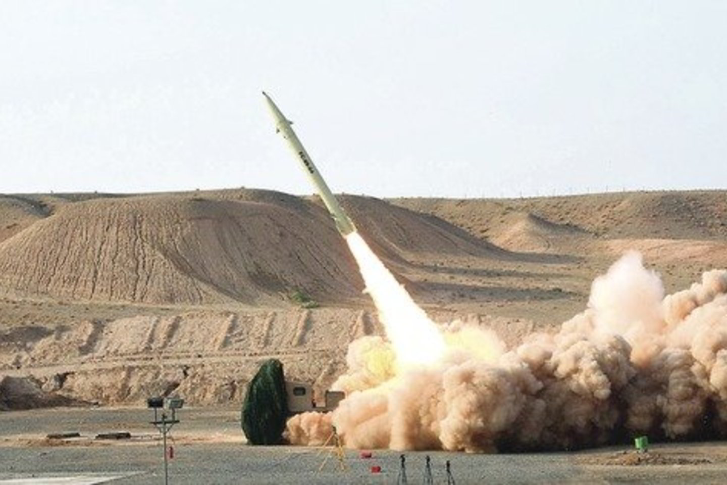 Izraelis, regis, taikėsi į „Hezbollah” skirtas iranietiškas raketas „Fateh-110”.