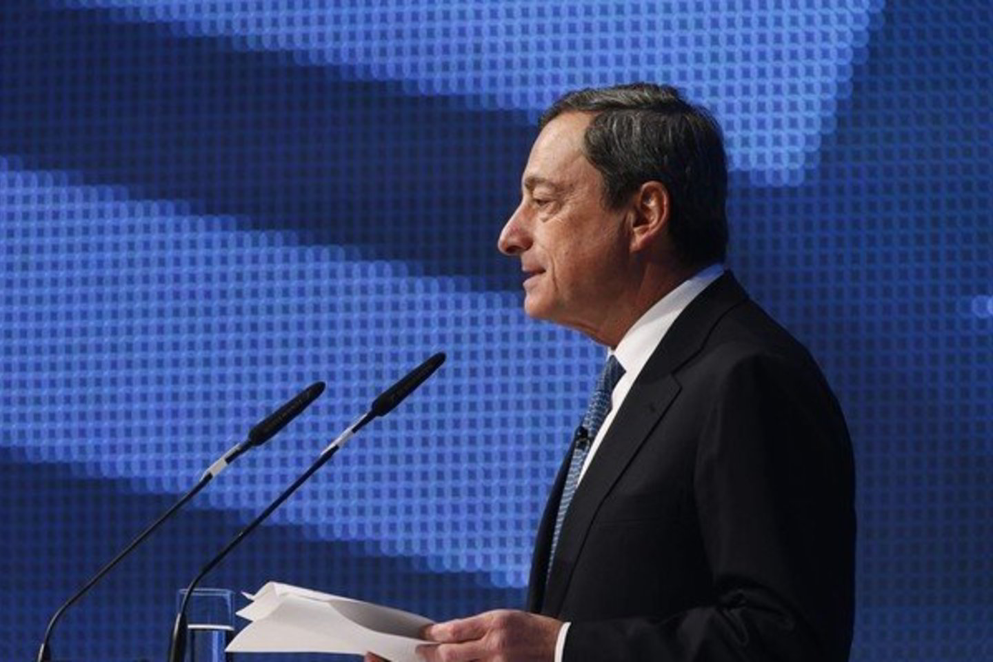 M. Draghi patvirtino, kad ECB pasirengęs vėl mažinti bazinę palūkanų normą, jeigu euro zonos ekonominė situacija toliau blogėtų.