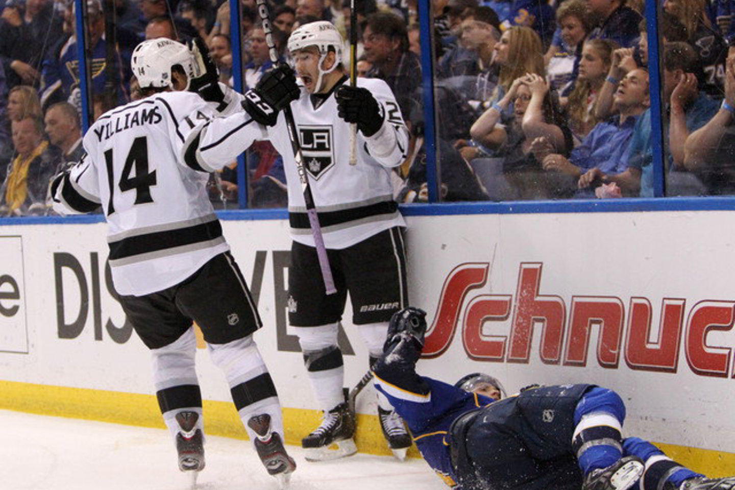 „Los Angeles Kings“ ledo ritulininkai varžovus įveikė po pratęsimo.