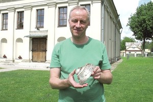 Vietoj kabelio rado bažnyčios varpo liekanų