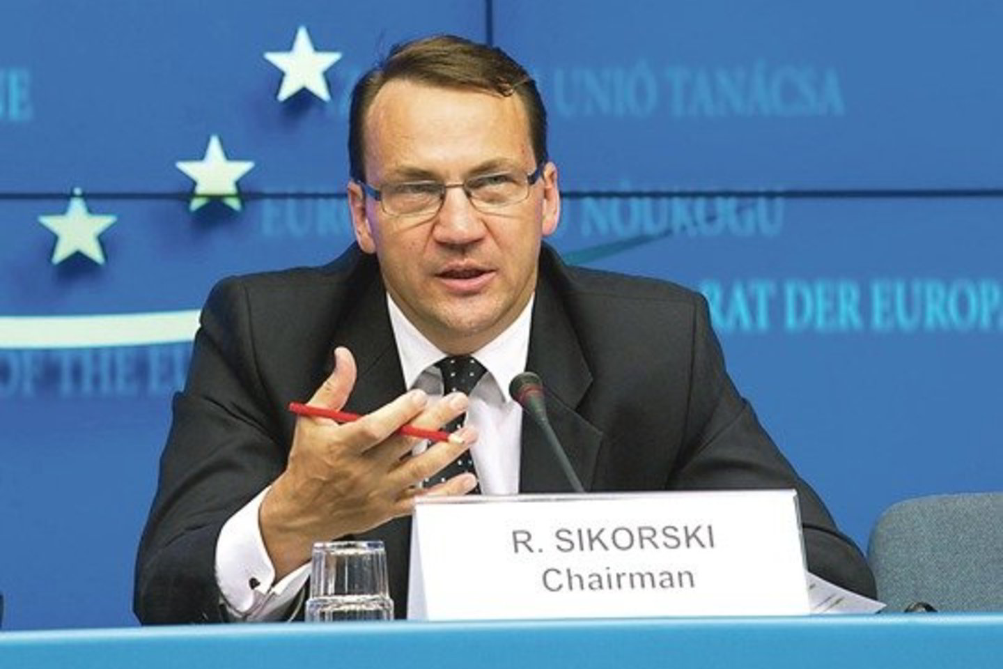 R. Sikorskio ambicijas dėl Rytų partnerystės projekto kartais užgožia jo asmeninis ne visai diplomatiškas elgesys.<br>AP