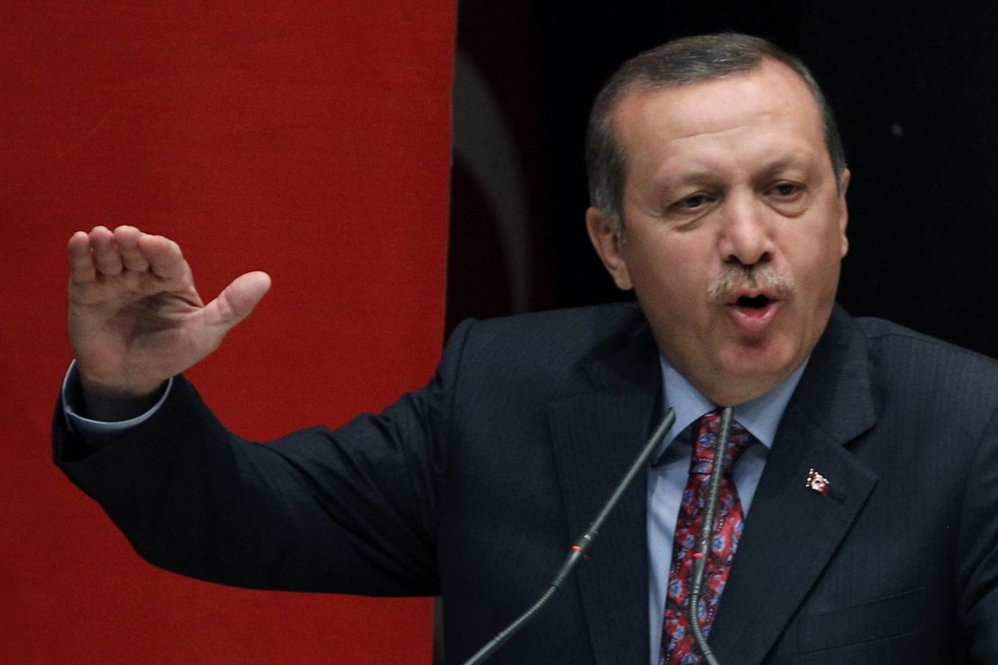 R. T. Erdoganas pareiškė: „Aš nesu žmonių šeimininkas. Diktatūros nėra mano kraujyje arba mano charakteryje. Esu liaudies tarnas.“