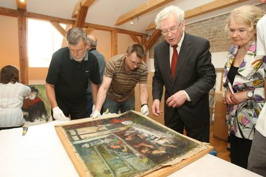 Vilnių pasiekė N. Arbit Blato skulptūrų ir paveikslų dovana Lietuvai (papildyta)