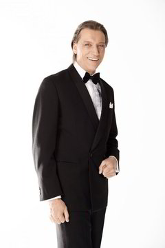 „Roko baladžių“ dalyvis Č. Gabalis dėl panašumo į B. Adamsą uždirbo dėžę viskio