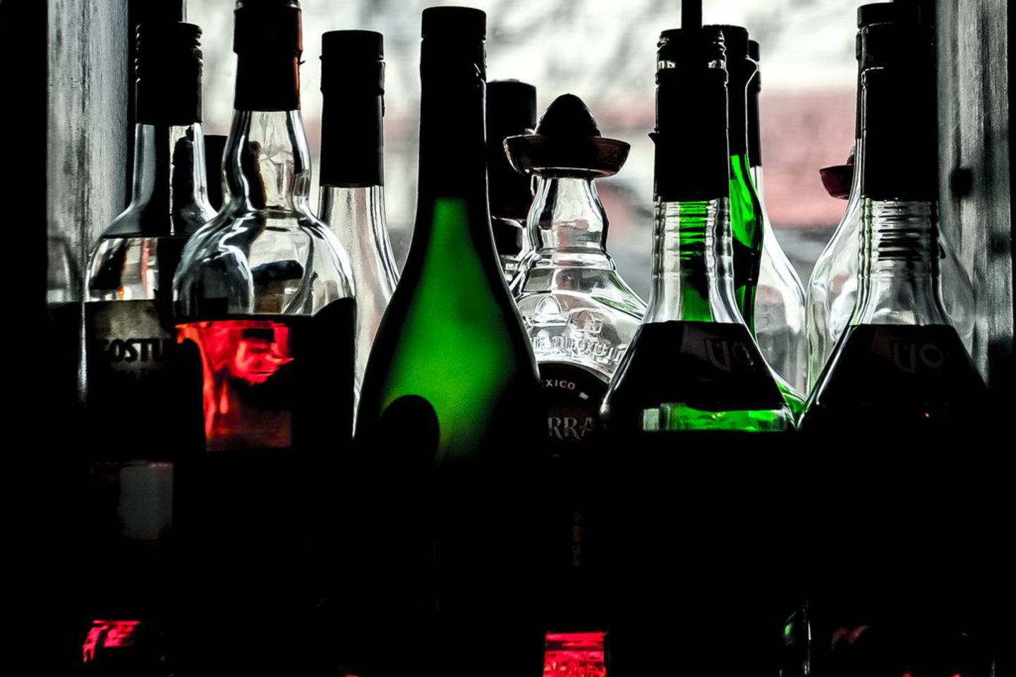 Beveik ketvirtadalis šalies gyventojų nevengia įsigyti ar vartoti nelegalų alkoholį, tačiau didžioji dalis nelegalios prekybos taškus suvokia kaip grėsmę visuomenės saugumui.