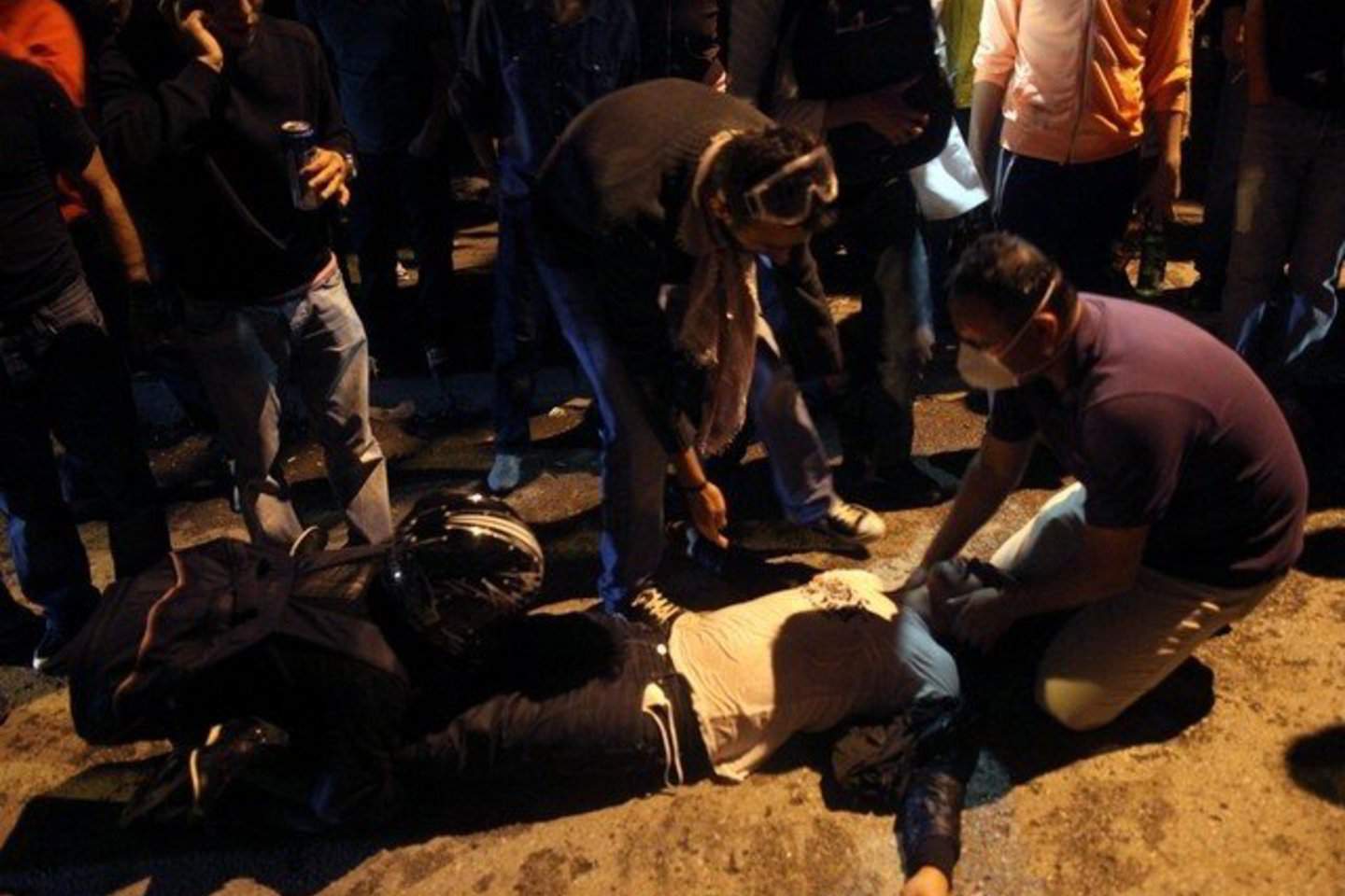 Turkijos miestuose toliau protestuoja dešimtys tūkstančių žmonių.