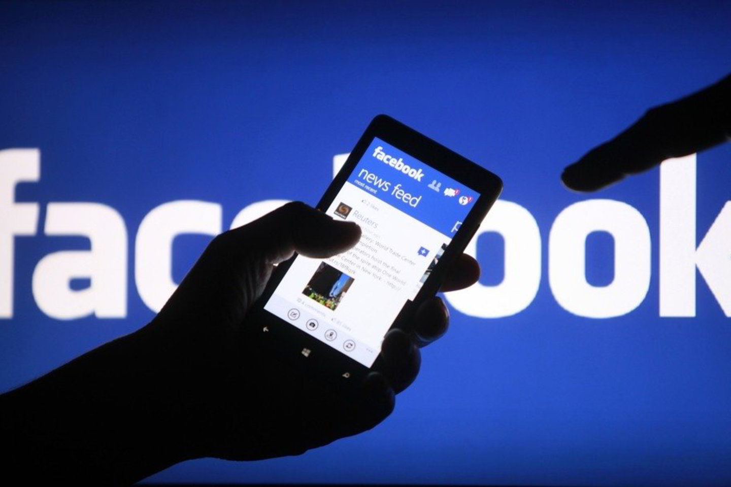 „Facebook“ tapo pirmąja JAV bendrove, kurios rinkos vertė pirminio viešo akcijų platinimo metu viršijo 100 mlrd. JAV dolerių.