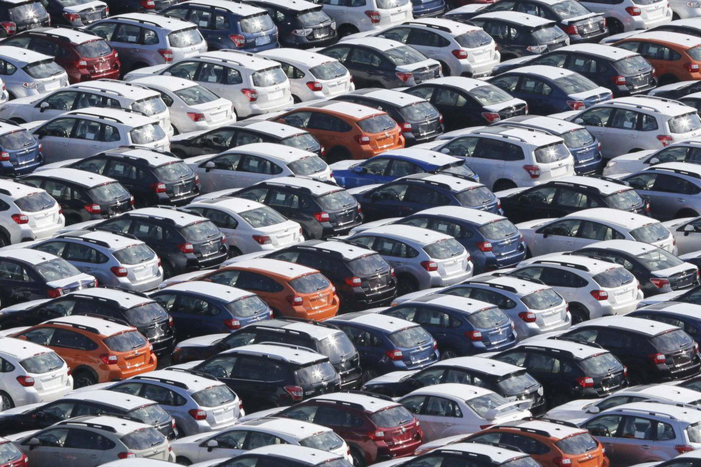 Japonijos automobilių gamintoja „Toyota“ atsisakė agresyvios pardavimo didinimo politikos ir koncentruojasi ties gaminių kokybe.