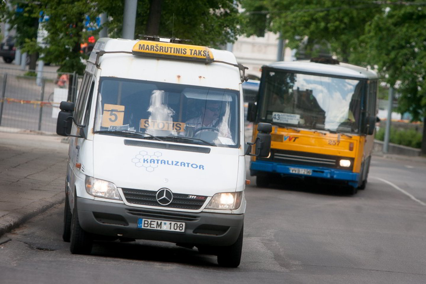Liepos 1-ąją baigiasi privačių vežėjų licencijos.