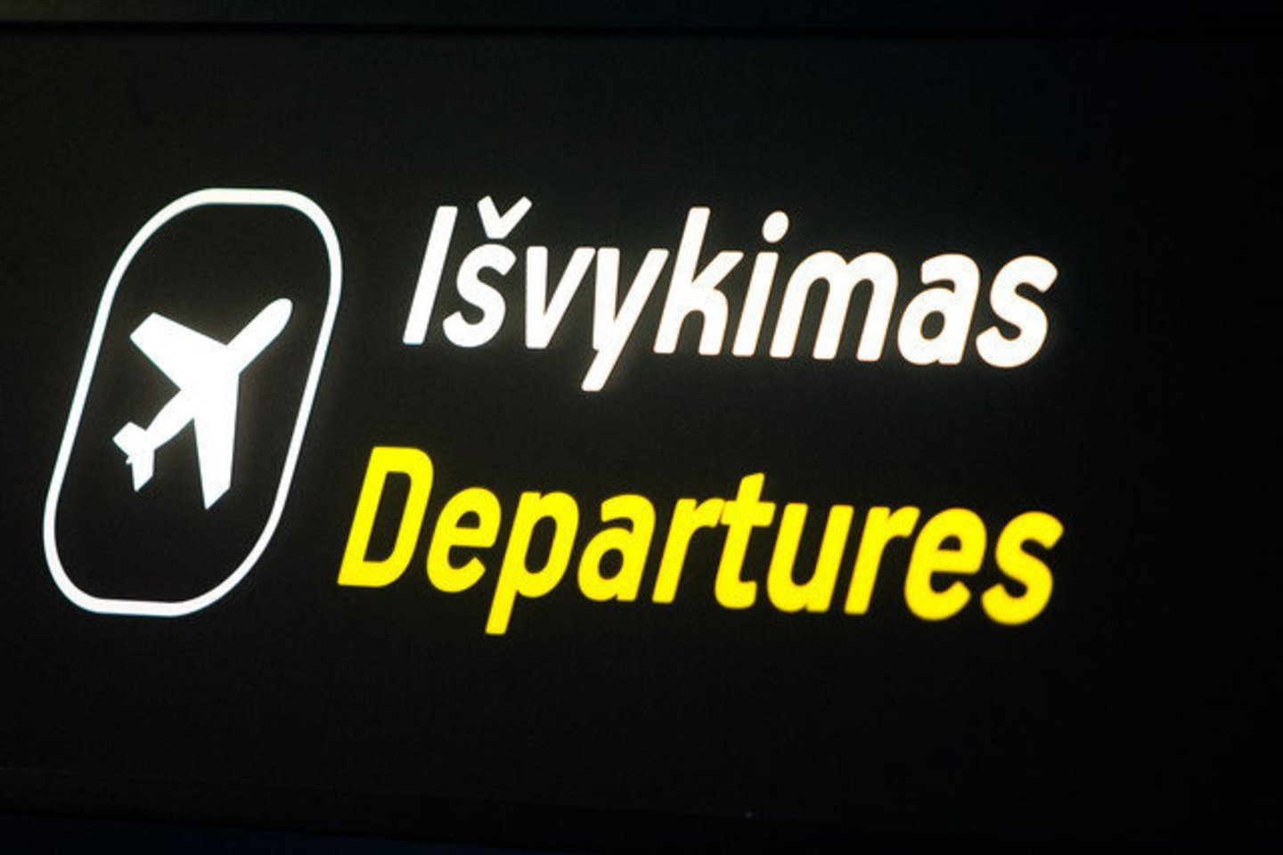 Visi tie pusiau emigravę žmonės padeda išlaikyti bent jau statistiką, sakančią, kad mūsų – vis dar trys milijonai.