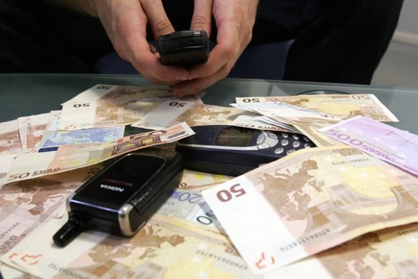 Į sukčių spąstus įkliuvo dvi moterys.
