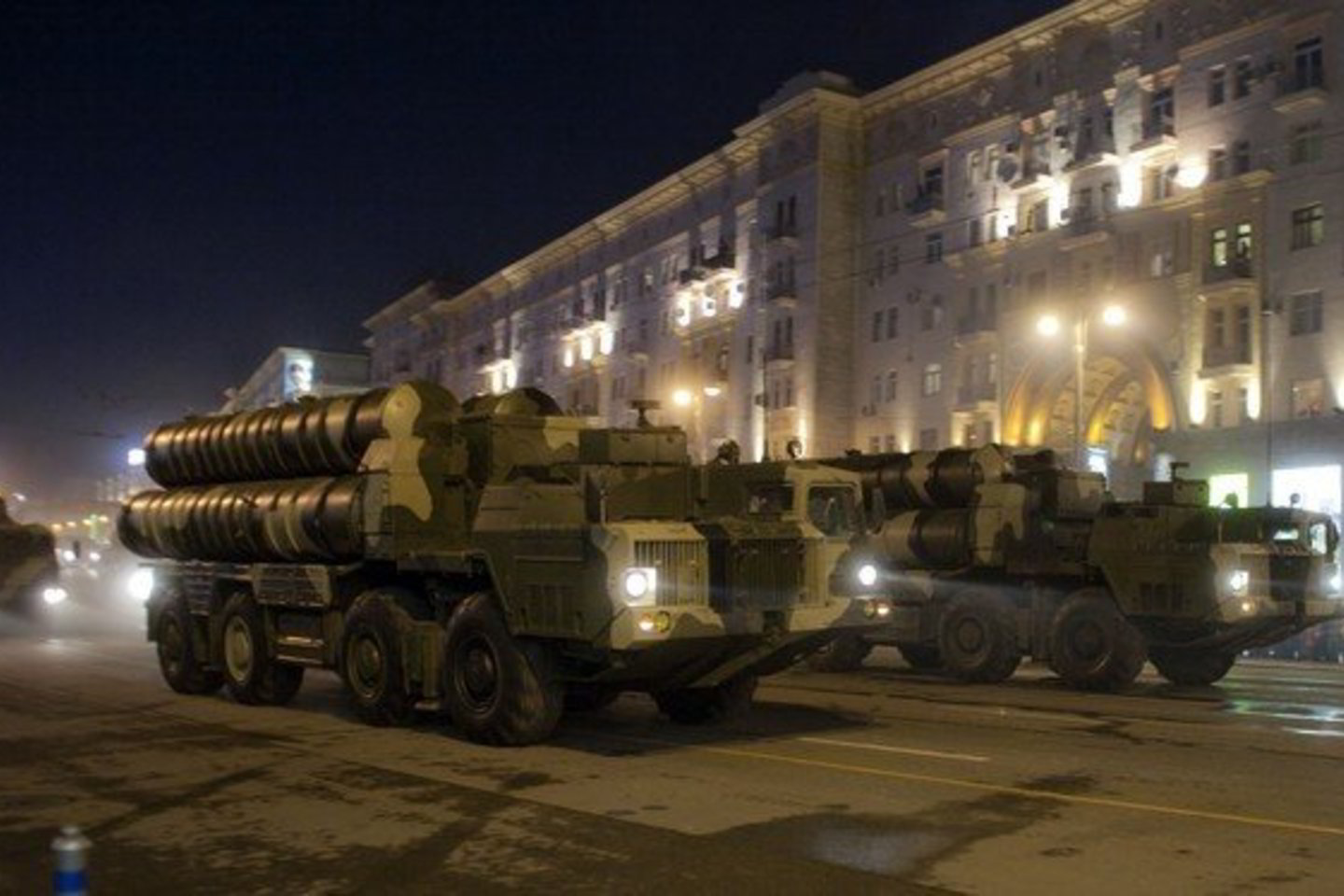 Pasak gynybos analitikų, S-300 raketų kompleksų pristatymas turi svarbią įtaką, nes dėl šios galingos sistemos išorinė užsienio oro pajėgų intervencija būtų labai rizikinga.