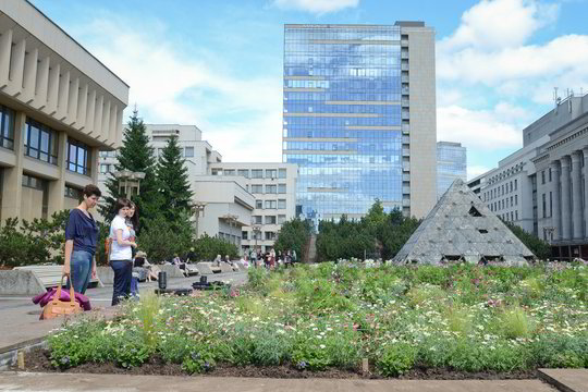 Aistros dėl Seimo fontano: prancūziška pieva ar bulvių laukas?