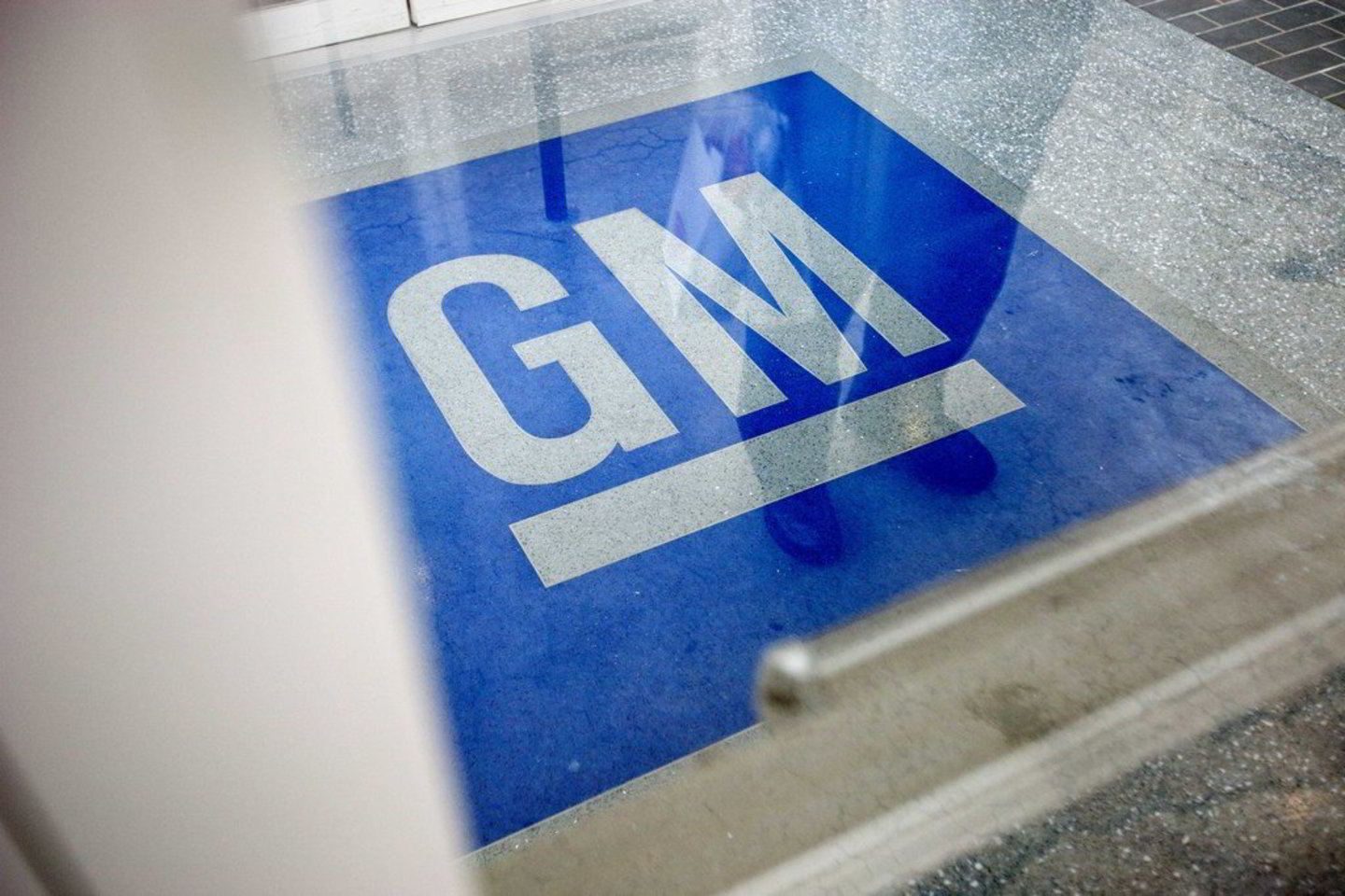 JAV korporacija „General Motors“ paskelbė atšaukianti 231 tūkst. automobilių dėl priešgaisrinio saugumo.