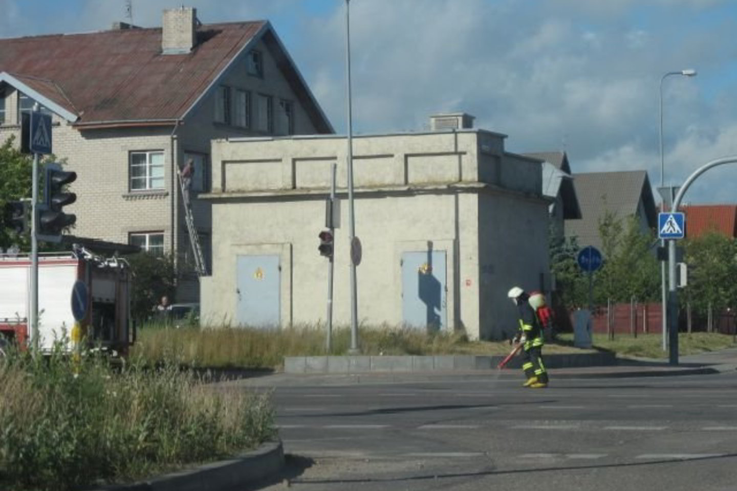 Į įvykio vietą išsiųstos Klaipėdos apskrities priešgaisrinės gelbėjimo valdybos Klaipėdos r. priešgaisrinės gelbėjimo pajėgos.