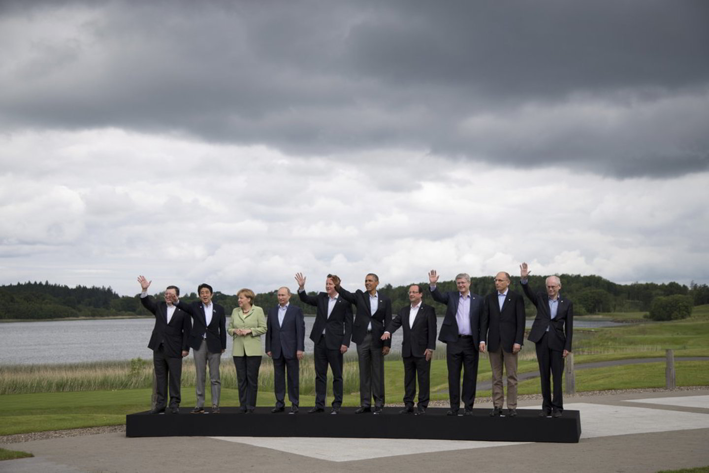 G-8 deklaracija pabrėžia, jog taikos derybų dalyvės turi sutarti išvaryti su „al Qaeda“ susijusius kovotojus iš Sirijos.
