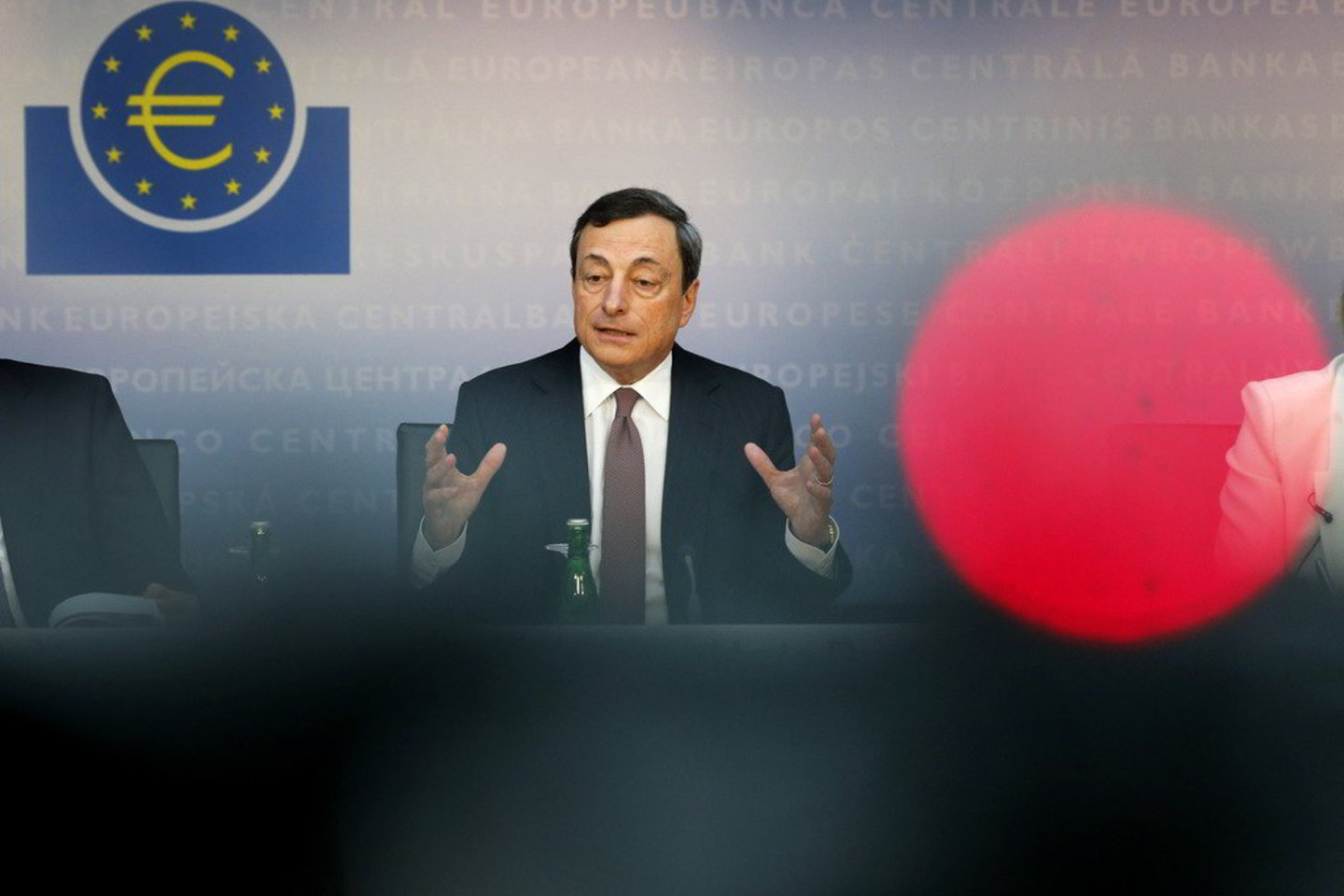 M. Draghi paminėjo, kad ECB gali imtis ir netracinių finansinių priemonių.