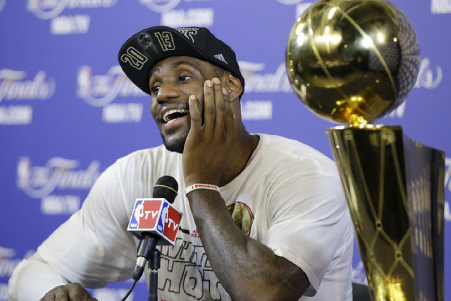 L. Jamesas antrą kartą laimėjo NBA čempiono žiedą.