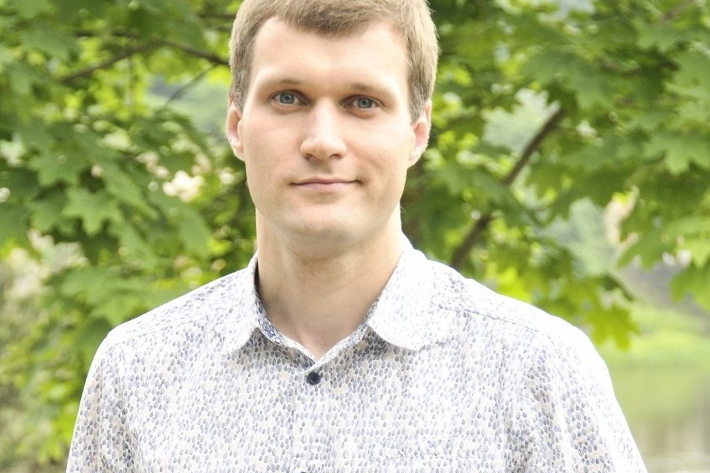 „Sužavėti gali žavinga, aktyvi, nuovoki ir protinga mergina. Tos, kurios yra aktyvios, kurios man galėtų atnešti kavą, tačiau mėgtų ir alų“, – savo merginos idealą pristato jaunasis aludaris.