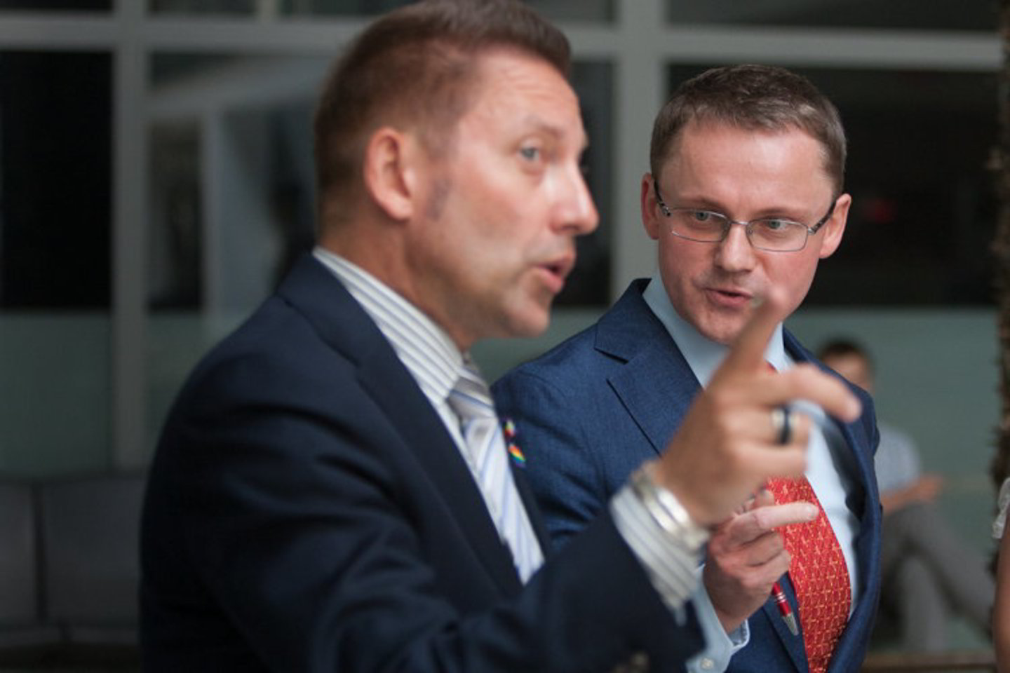 Savivaldybės administracija pabūgo žurnalistų ir už uždarų durų nusprendė neleisti homoseksualams žygiuoti Gedimino prospektu.