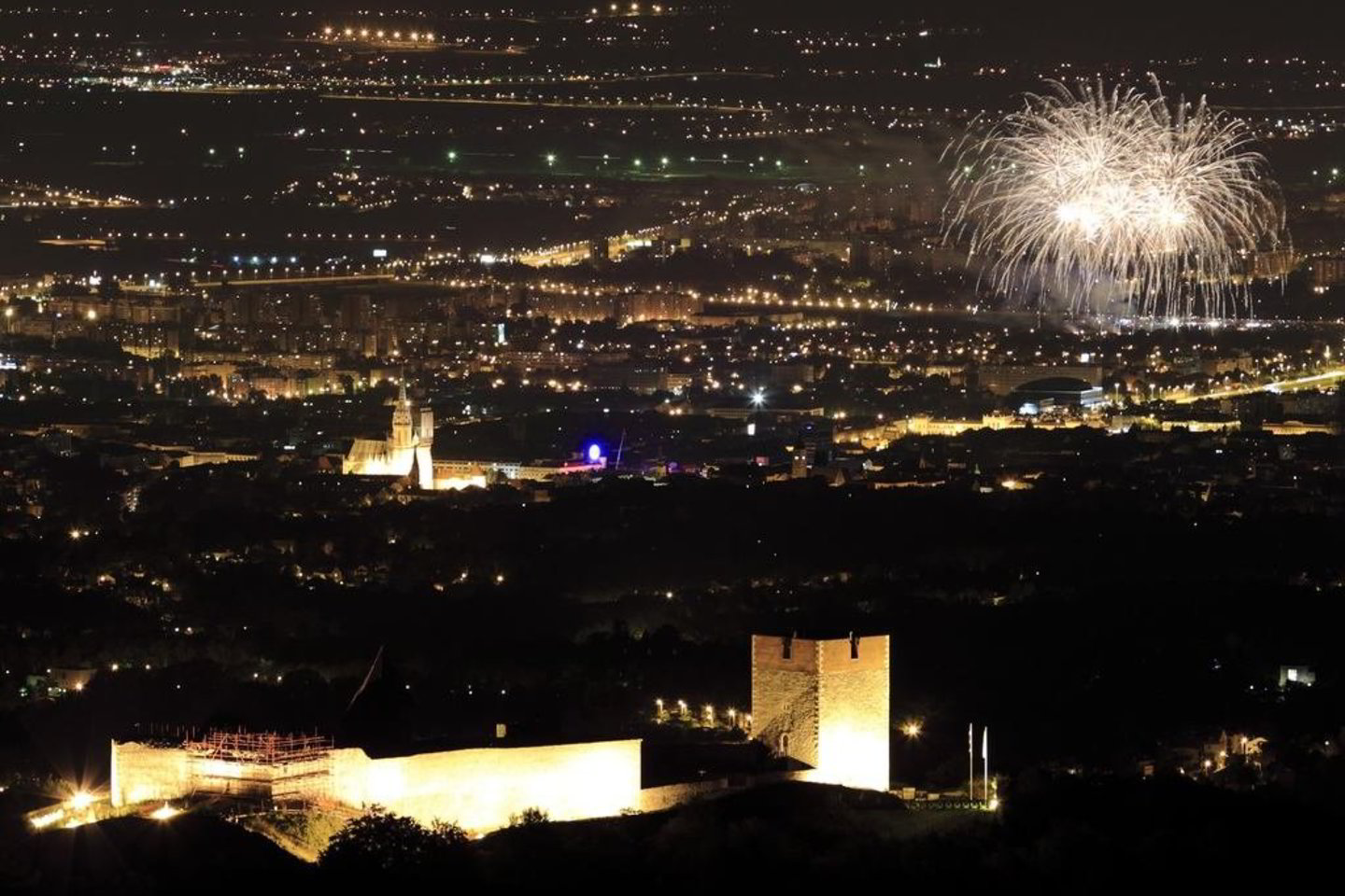 Zagrebe pokši fejerverkai.