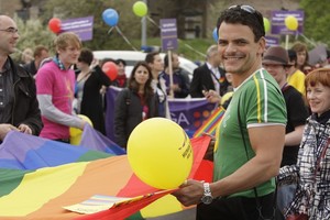 Ar galima dėl žmogaus teisių užmušti homofobą?