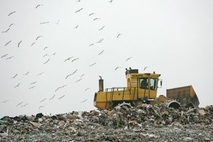 Po lrytas.lt publikacijų įtartinas atliekų rūšiavimo gamyklos konkursas stabdomas