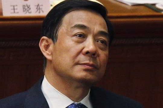Kinijos politikui Bo Xilai pateikti kaltinimai dėl korupcijos