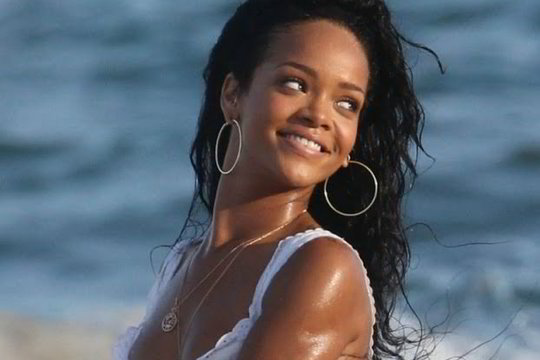 Rihanna laimėjo mūšį su „Topshop“ dėl trikotažinių marškinėlių